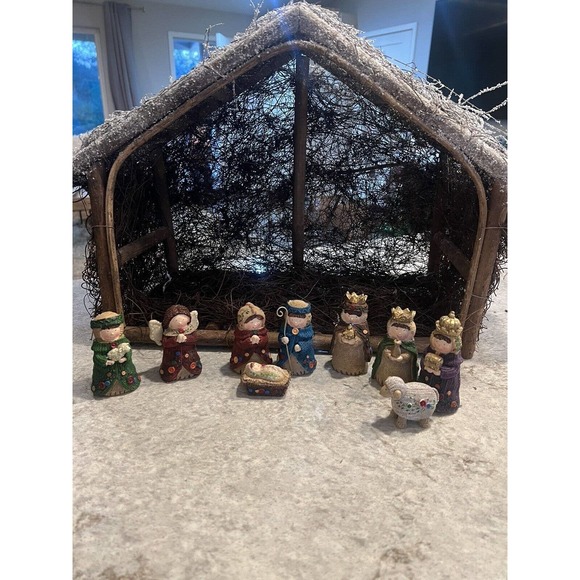 Large Vtg Knit Resin Christmas Nativity Scene Manger Jesus Mary Joseph Bethlehem